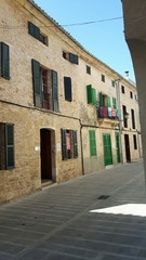 Fototapeta na wymiar Die Altstadt von Alcudia auf Mallorca