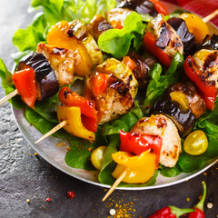 Grilled skewers of chicken
