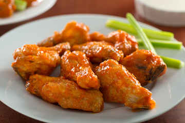 Spicy Chicken Wings with Sriracha Sauce