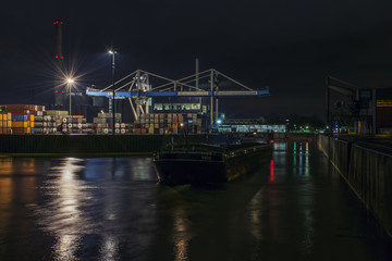Fototapeta na wymiar Düsseldorf - Industriehafen