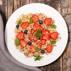 quinoa and strawberry