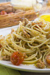 Spaghettis with ingredients