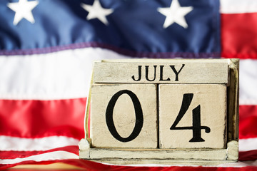 4th of July theme with wood block calendar