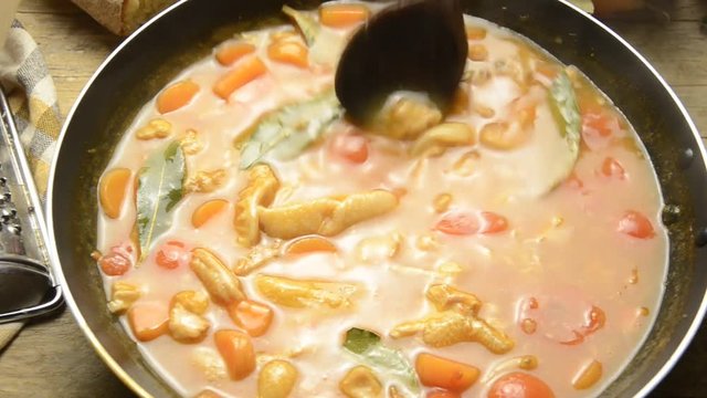 Dr&scaron;ťky Trippe Tripice كرشة Tripa トライプ Kallun Pacal Kutteln Tripas Tripe Trippa سیرابی شیردان Tripes Tr&iacute;opas Callos Babat makanan Tripo Şorbeh&ucirc;r B&uuml;s&egrave;ca Žarnokai B&uuml;z&egrave;ca Триппа Calooleey Lampredotto  牛肚