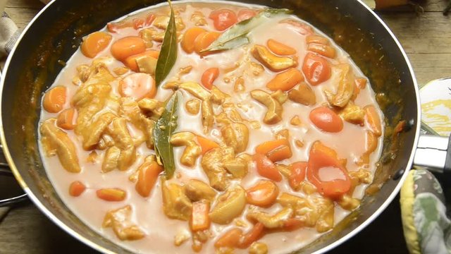 Dr&scaron;ťky Trippe Tripice كرشة Tripa トライプ Kallun Pacal Kutteln Tripas Tripe Trippa سیرابی شیردان Tripes Tr&iacute;opas Callos Babat makanan Tripo Şorbeh&ucirc;r B&uuml;s&egrave;ca Žarnokai B&uuml;z&egrave;ca Триппа Calooleey Lampredotto 牛肚
