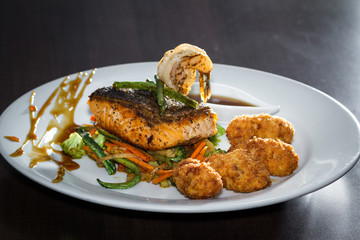 Grilled Salmon and vegetables