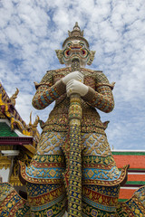 Fototapeta na wymiar giant in wat phra keaw bangkok