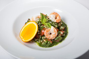 Green salad with shrimps