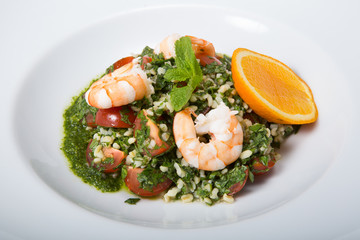 Green salad with shrimps