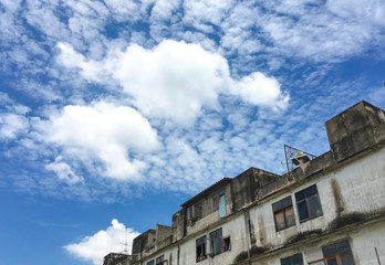 Fototapeta na wymiar Blue sky with cloud and home.