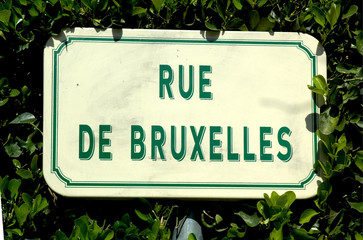 Panneau de rue : rue de Bruxelles Narbonne Aude