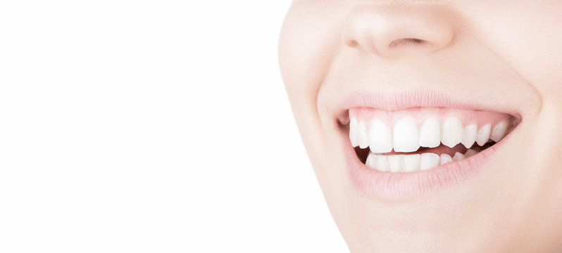 Sorriso di donna felice denti bianchi