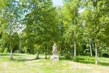 Fototapeta na wymiar Polovtsian Idol (woman) in Trostyanets park. Ukraine, Chernigov