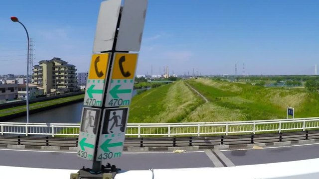 日本の道路、首都高速道路の車窓（池袋線笹目橋付近）