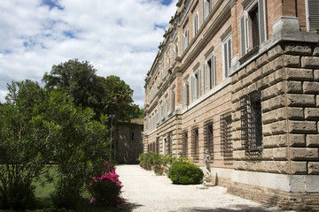 Abbadia di Chiaravalle di Fiastra, Marche