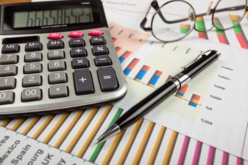 Business Objects office expanded in composition on a table