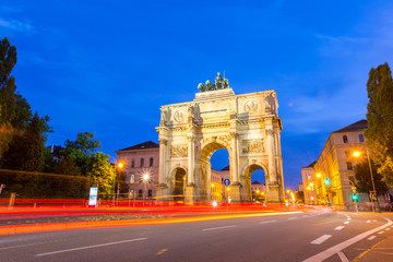Fototapeta na wymiar Victory Arch in Munich