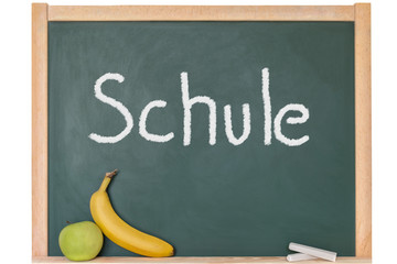 das Wort Schule steht auf einer Tafel