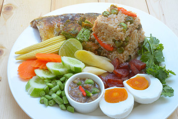 rice with fried mackerel boil egg shrimp paste chili sauce and vetgetable original thai food