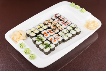 Obraz na płótnie Canvas tasty seafood sushi