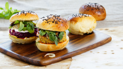 vegeterian burgers with beetroot and cheakpea