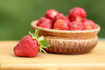 клубника на природе