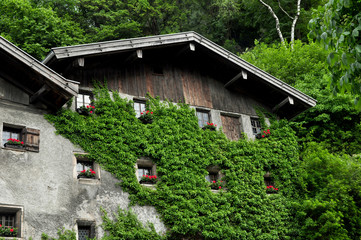 Fototapeta premium Tiroler Bauernhaus Rattenberg