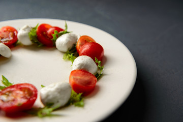 Cropped photo of caprese salad 