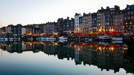 Fototapeta premium Evening in Honfleur harbor, France (2)