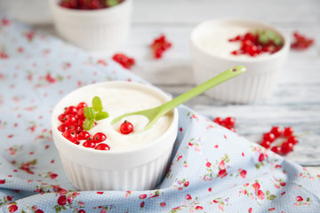 Rice pudding with red currants