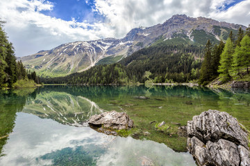 Fototapeta na wymiar Panorama Blick über den Obernberger See, Österreich