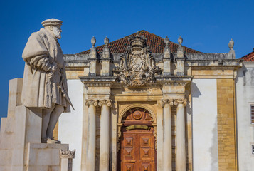 Fototapeta na wymiar Statue of King Joao III on the university square of Coimbra