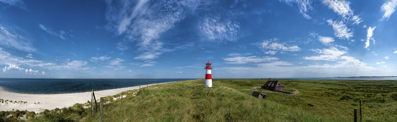 Leuchtturm Ellenbogen Sylt am Strand Panorama