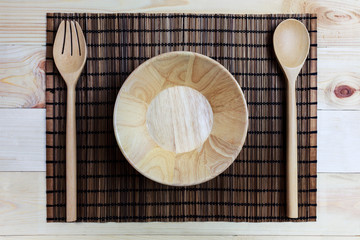 Wooden spoon, fork and circle bowl set
