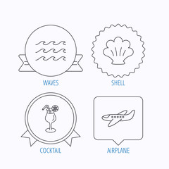 Shell, waves and cocktail icons.