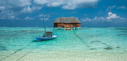 Overwater villa at Maldives © forcdan