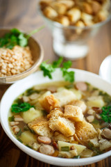 pea soup with croutons