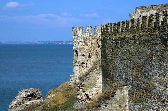 Watchtower and defensive walls on the Dniester estuary