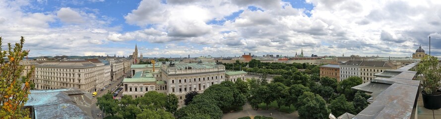 Fototapeta na wymiar Wien Panorama, Parlament von oben