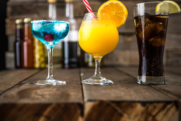 ジュース　コーラ、アルコール