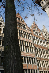 trapgevels aan de grote markt in Antwerpen