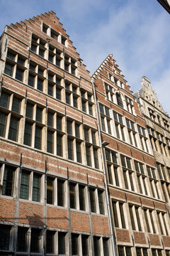 trapgevels aan de grote markt in Antwerpen
