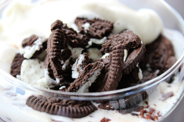 Chocolate chip cookies with vanilla ice cream and whipped cream