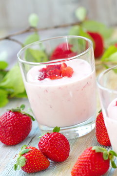 Strawberry yogurt and fresh berries