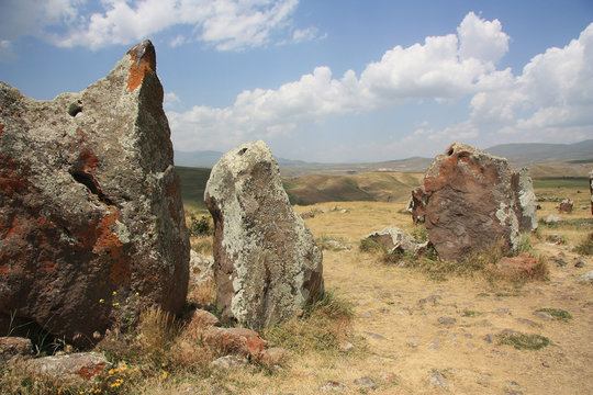Zorakarer, ein bronzezeitliches Gr&auml;berfeld mit antiker Siedlung in Armenien.