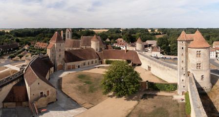 Fototapeta na wymiar Cour intérieure du château de Blandy-les-Tours. Ile-de-France. France