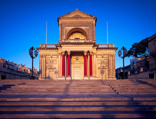 Obraz premium Kalkara Parish Church in sunset light, Malta.