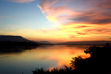 Obraz premium Good Morning Mae Khong river, border of Thailand and Laos, Twilight sky background.