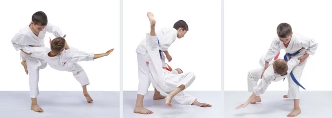 Crédence de cuisine en verre imprimé Arts martiaux On a white background children are training throws collage