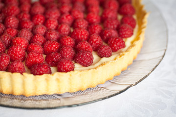Tart with raspberries